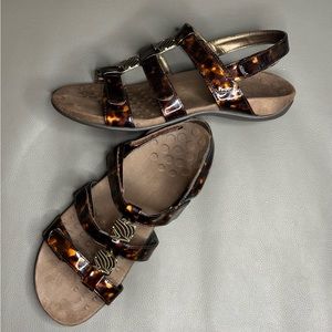 Amber Sandal Vionic Amber Tortoise Vionic Amber Tortoise Print
